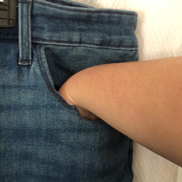 Old Navy Women’s 20 Short High Rise Flare Denim - Picture 3 of 7